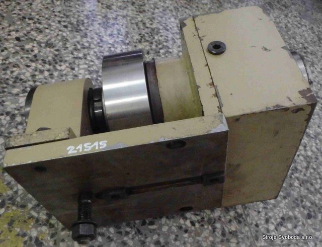 Příslušenství k válcovačce profilů UPW 25  (21515 (4).JPG)